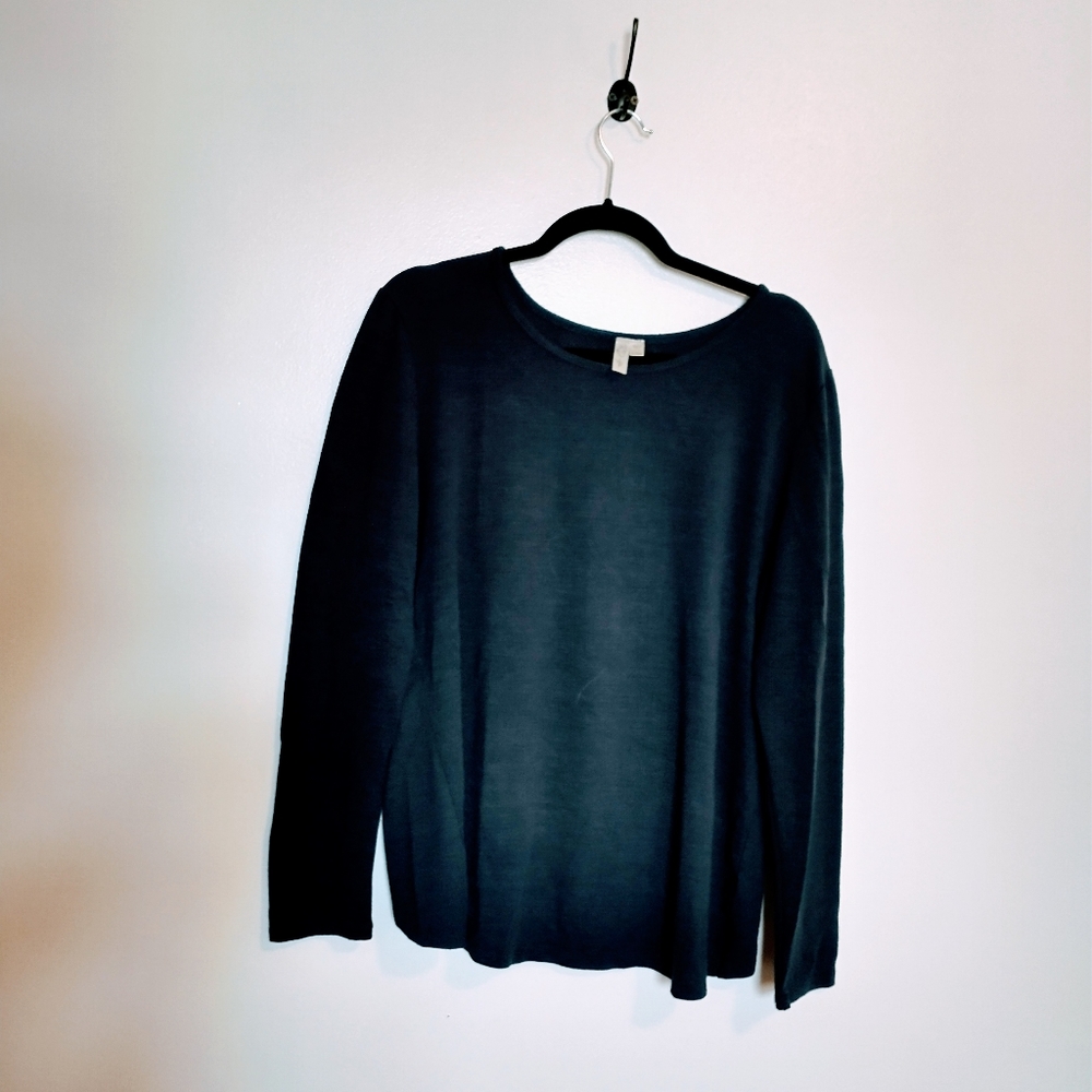 Long sleeve navy top